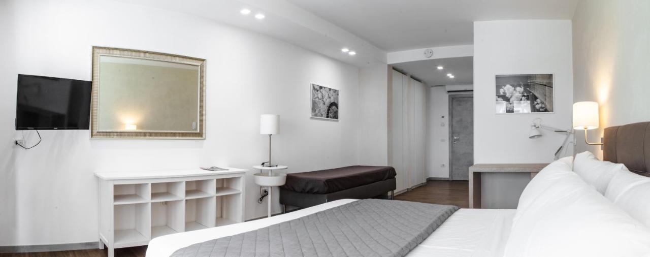Prestige Rooms Chiaia Napoli Esterno foto