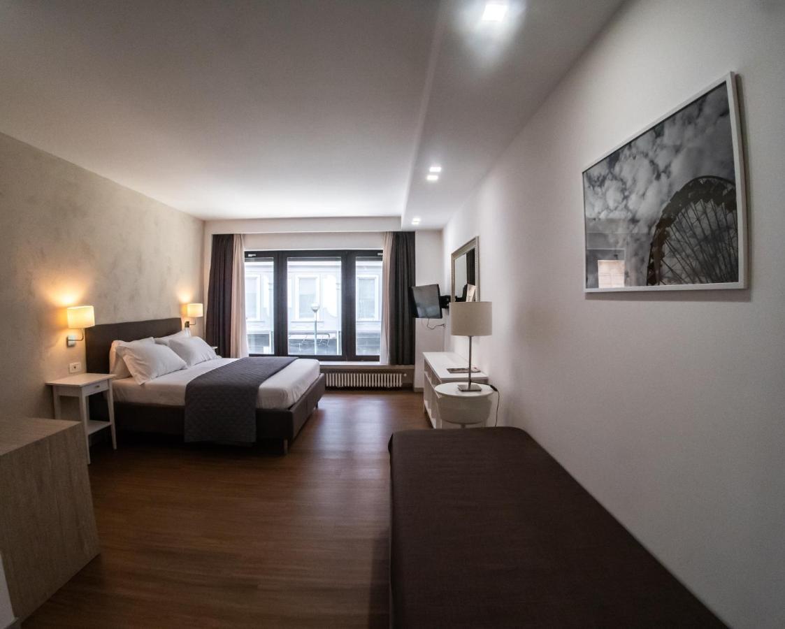Prestige Rooms Chiaia Napoli Esterno foto