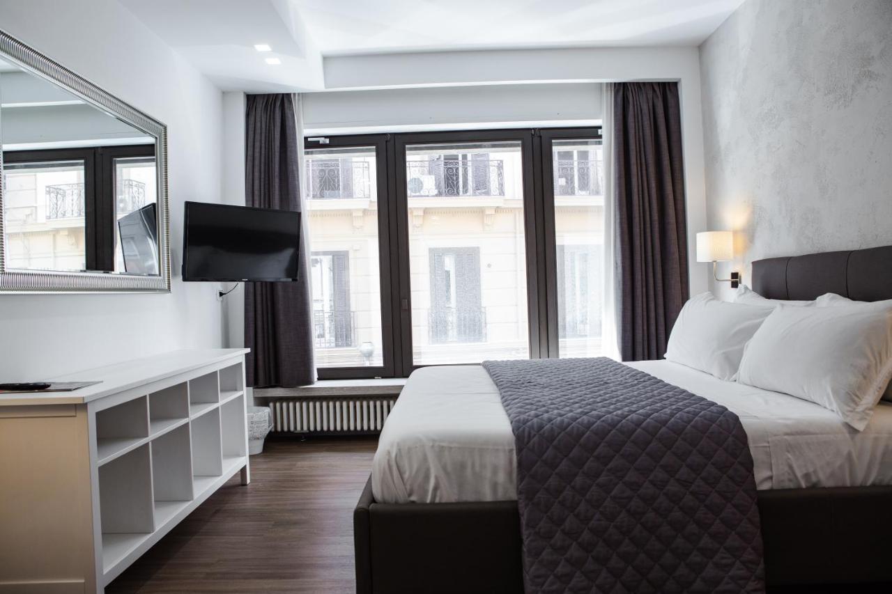 Prestige Rooms Chiaia Napoli Esterno foto
