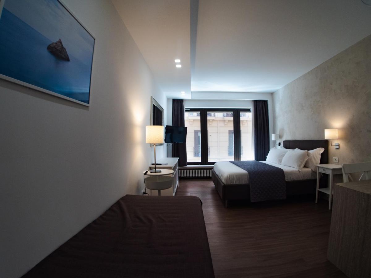 Prestige Rooms Chiaia Napoli Esterno foto